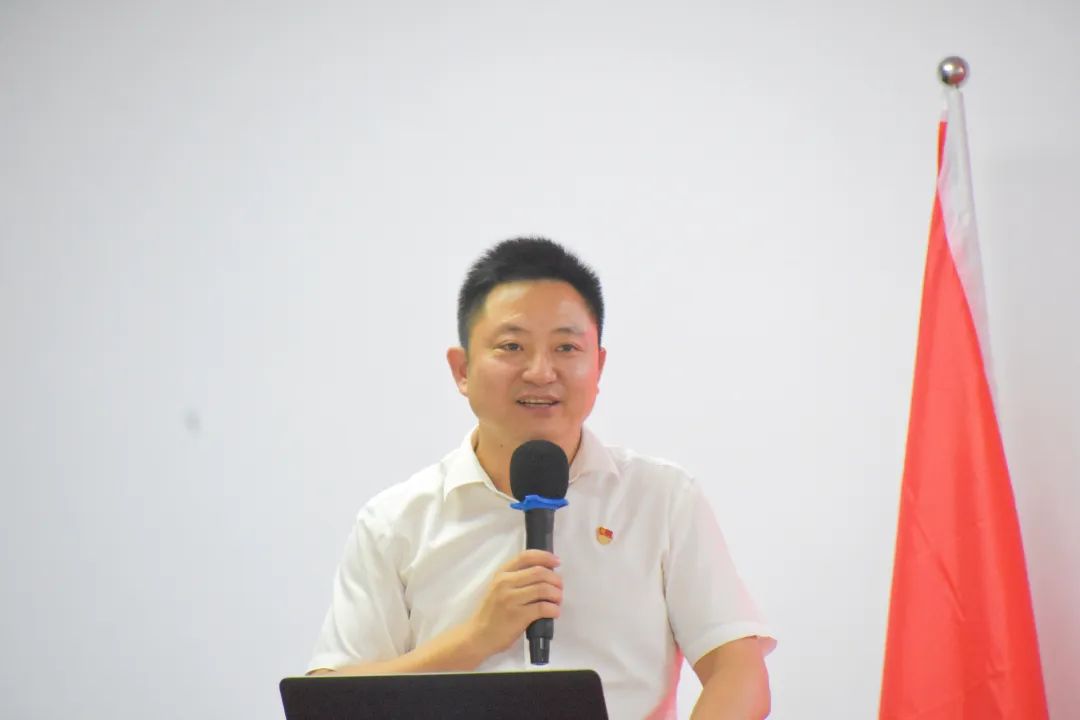 圣泉党支部书记、董事长万可焕发言